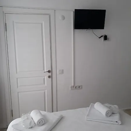 Hotel A *