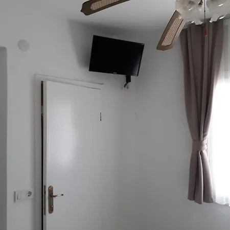 Hotel A *